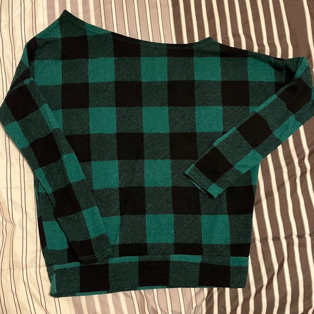 Green/black off the shoulder tunic shirt